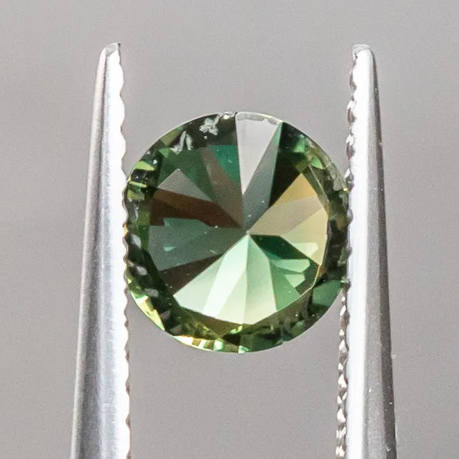 0.92CT ROUND NIGERIAN SAPPHIRE, SPRING GREEN, 5.98X3.51MM, UNTREATED