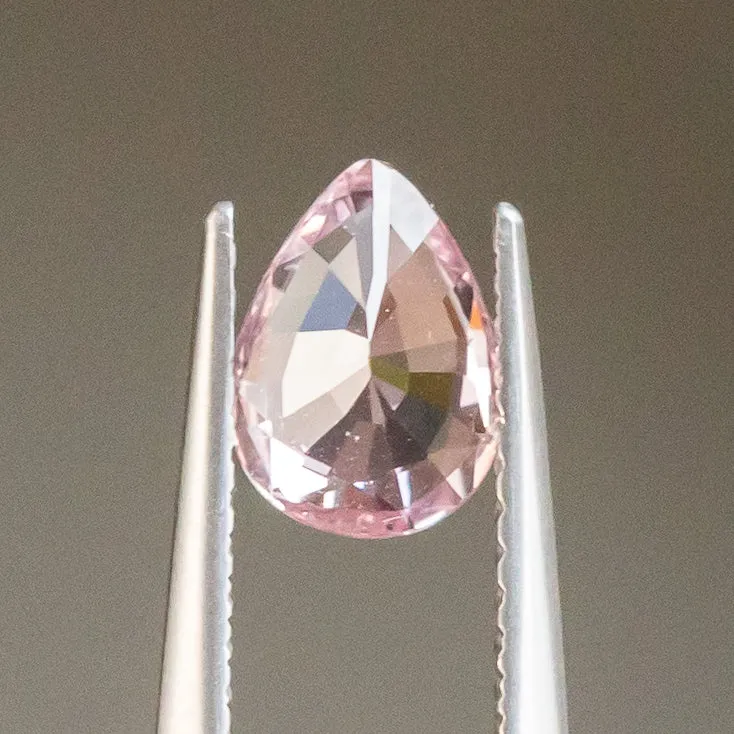 1.02CT PEAR MADAGASCAR SAPPHIRE, PINK PEACH, 7.20X5.26X3.45MM, UNHEATED