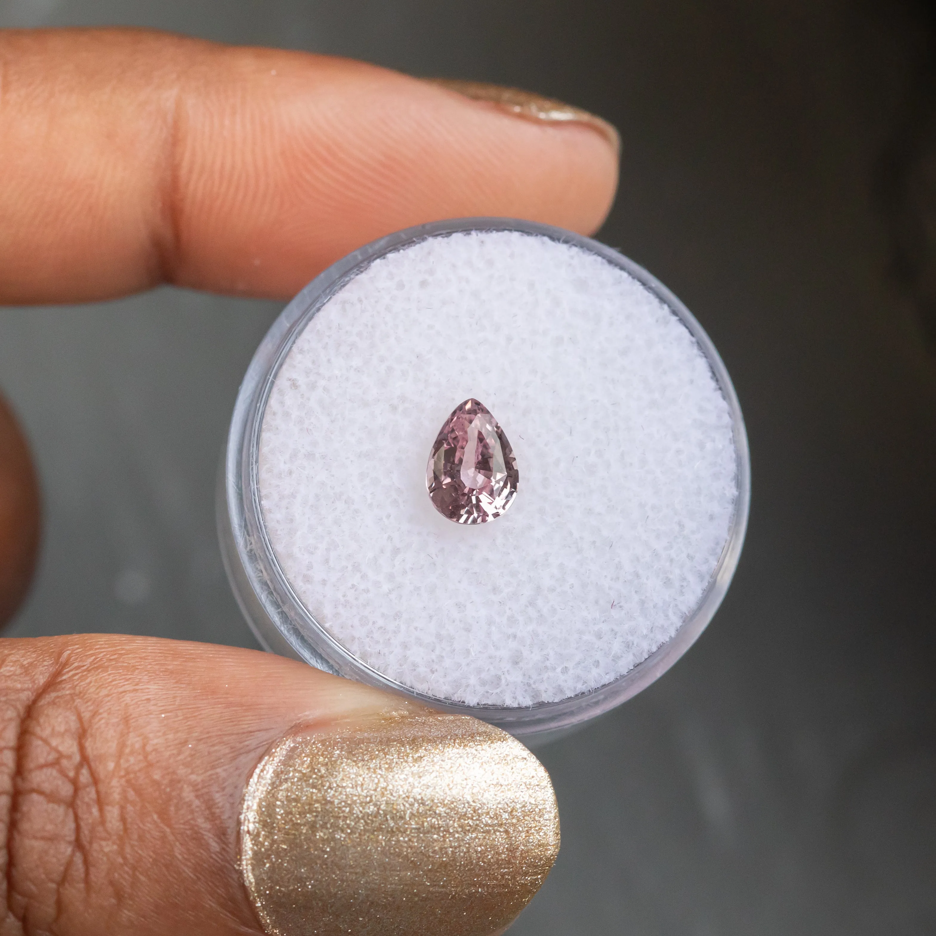 1.02CT PEAR MADAGASCAR SAPPHIRE, PINK PEACH, 7.20X5.26X3.45MM, UNHEATED