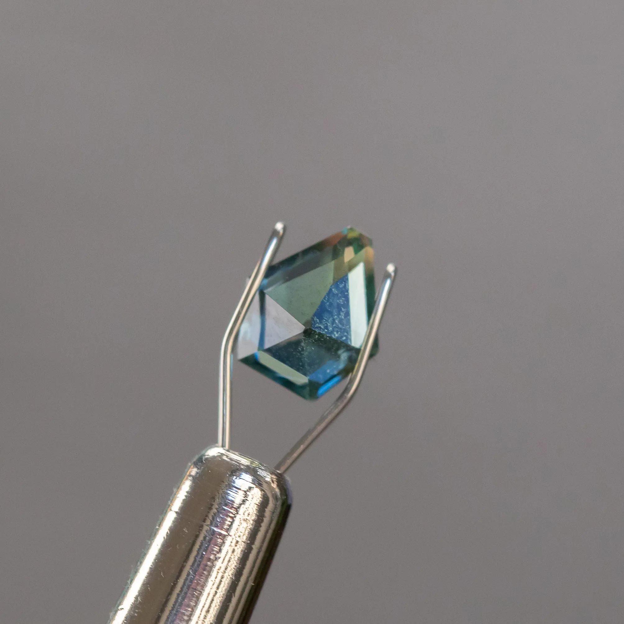 1.07CT GEO SHIELD MADAGASCAR SAPPHIRE, MINTY GREEN, 6.89X6.02X4.06MM, UNTREATED