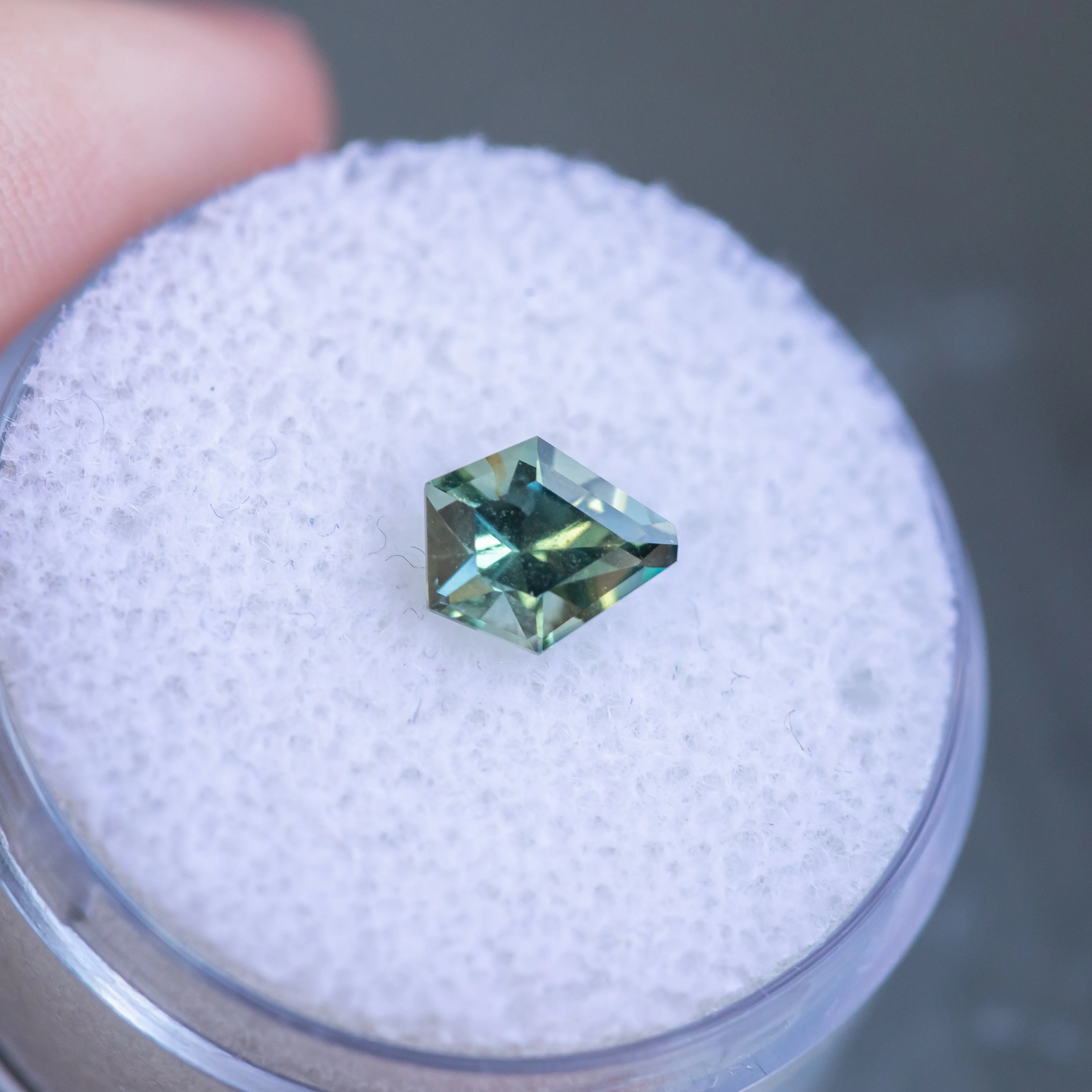 1.07CT GEO SHIELD MADAGASCAR SAPPHIRE, MINTY GREEN, 6.89X6.02X4.06MM, UNTREATED