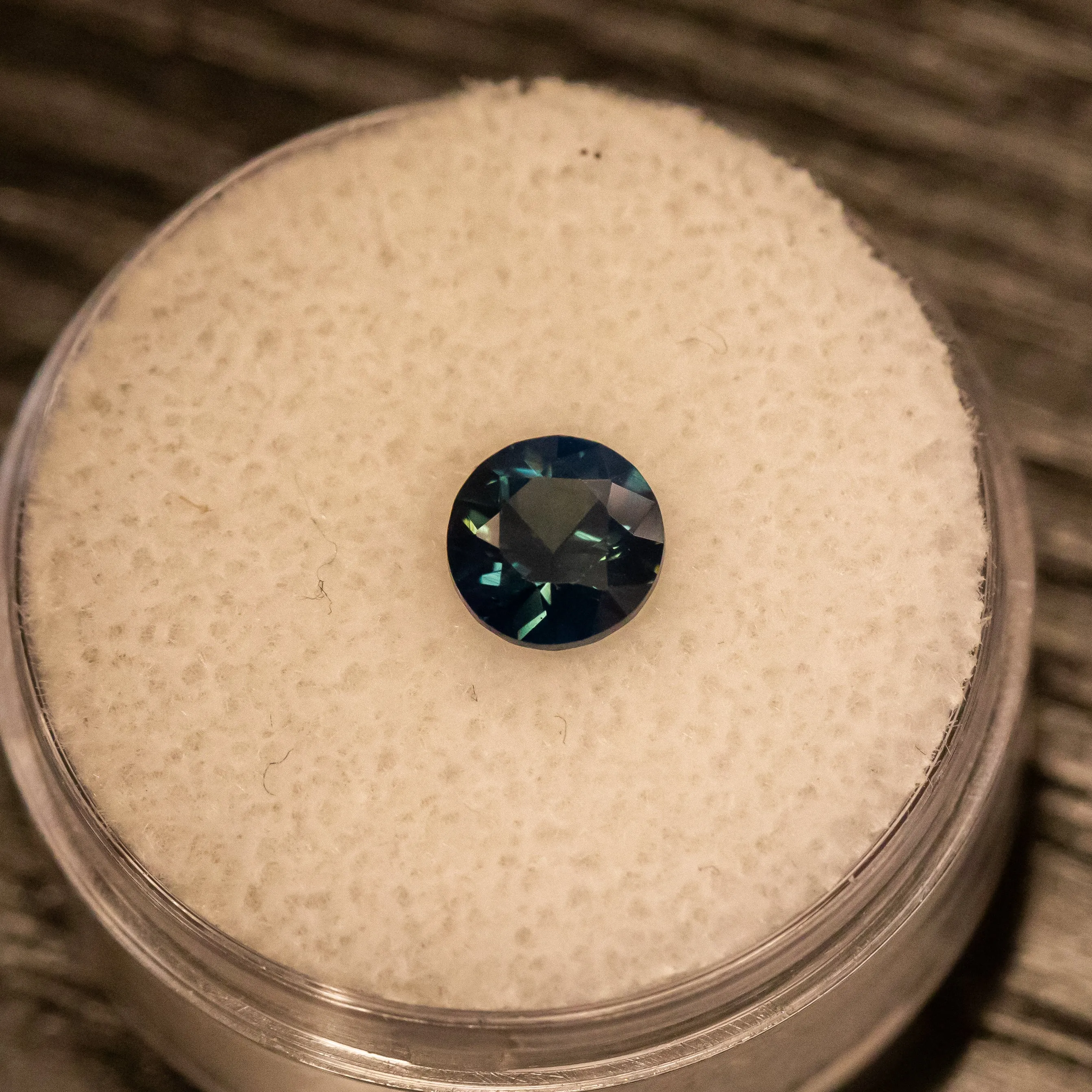 1.10CT ROUND NIGERIAN SAPPHIRE, VIBRANT GLOWY OCEAN BLUE, 6.26X6.18MM, UNTREATED