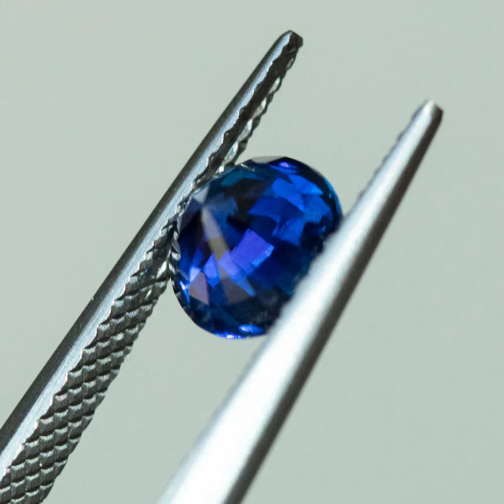 1.20CT CEYLON ROUND SAPPHIRE, VIBRANT ROYAL BLUE, 6x4.10MM