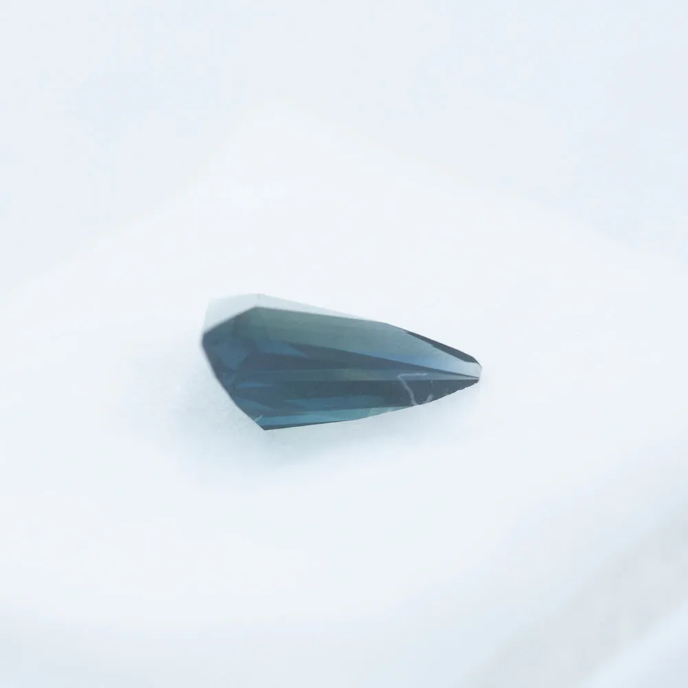 1.30CT GEOMETRIC SAPPHIRE, BLUE, UNHEATED, 8.64X7.20MM