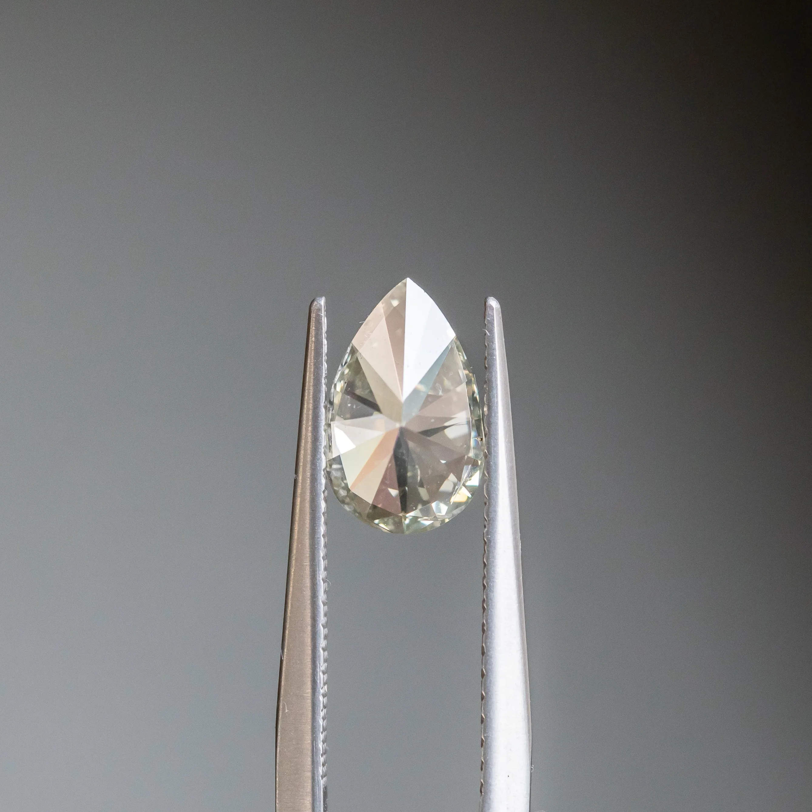 1.50CT PEAR GREY DIAMOND, 9.43X5.96X4.01MM