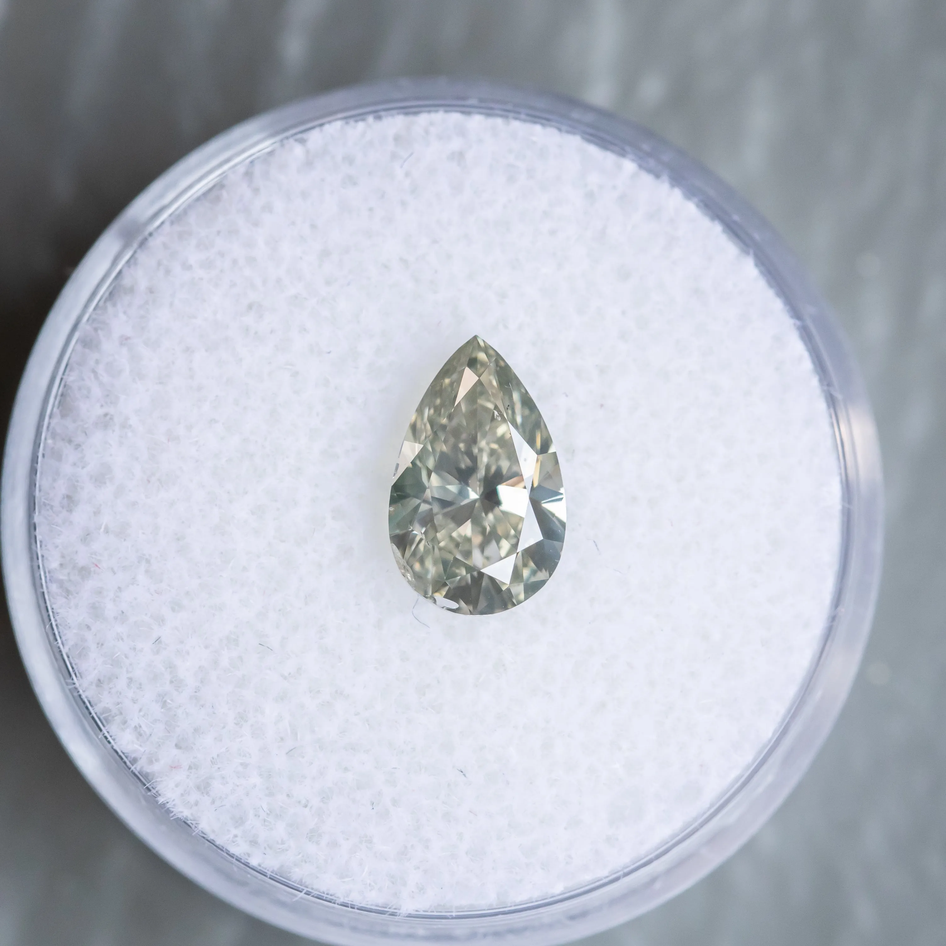 1.50CT PEAR GREY DIAMOND, 9.43X5.96X4.01MM