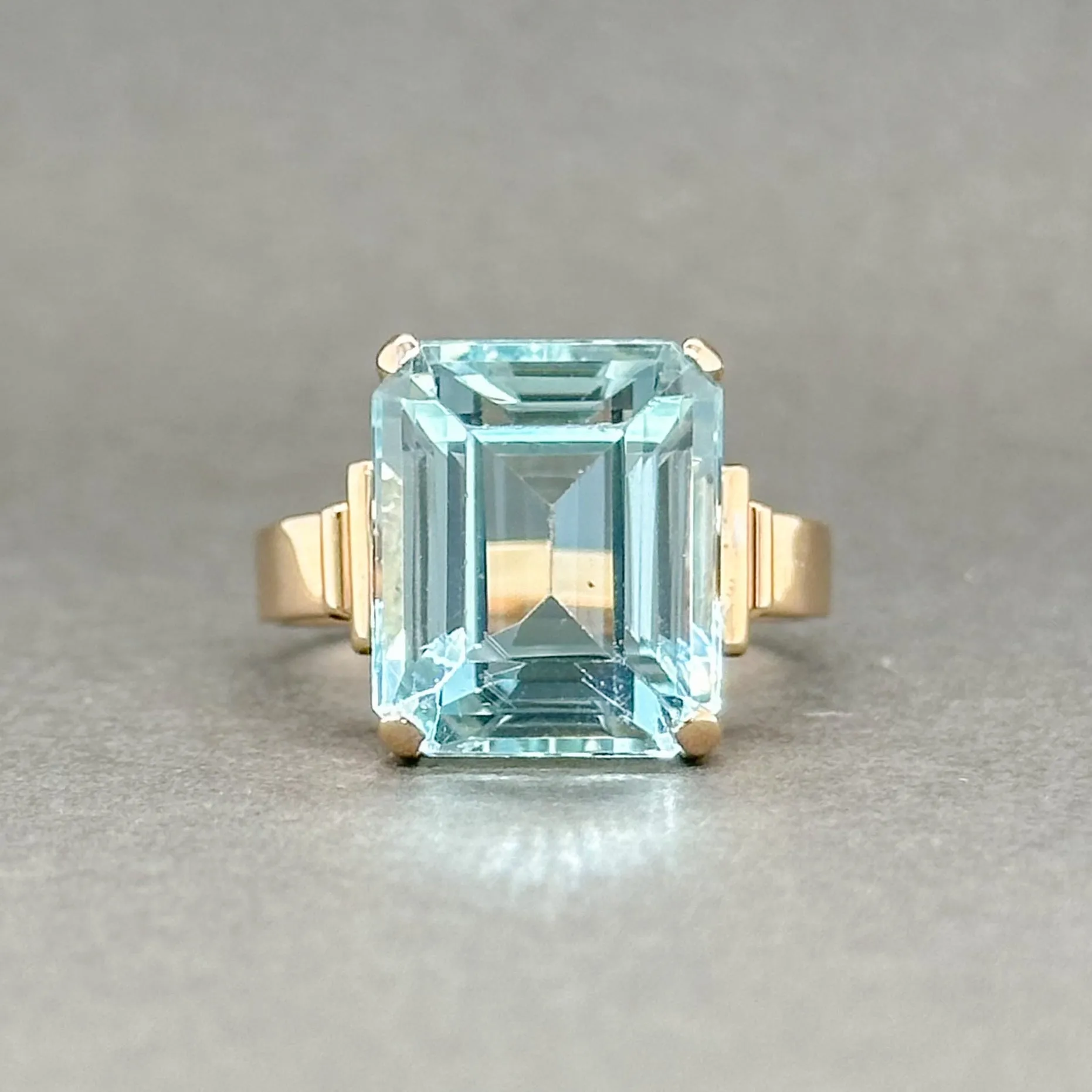 Estate 14K R Gold 8.99ct Aquamarine Cocktail Ring